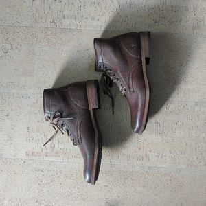 Frye Size 9.5 Tyler Lace Up never worn